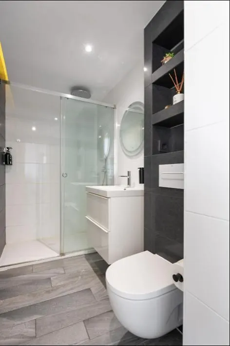 The Black&White Apartment Torremolinos