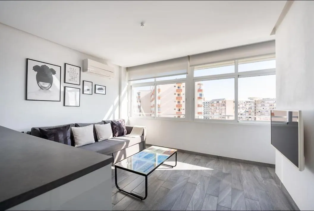 The Black&White Apartment Torremolinos